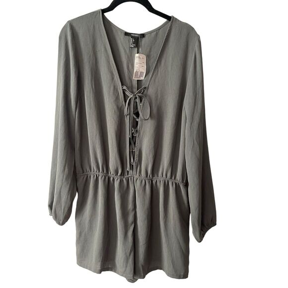 Forever 21 Large Romper Long Sleeve Army Green Vneck Lace Up Plunge NWT - Picture 1 of 8